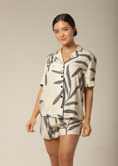 Alternative view of Short Clássico - Rayon Floral - Col. Sombra e Água