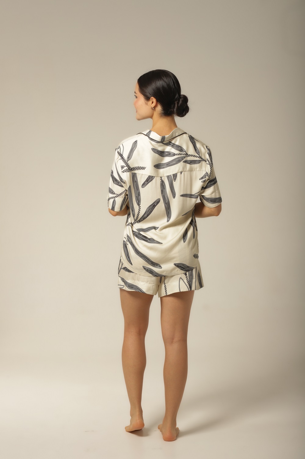 Short Clássico - Rayon Floral - Col. Sombra e Água - Imagem 4