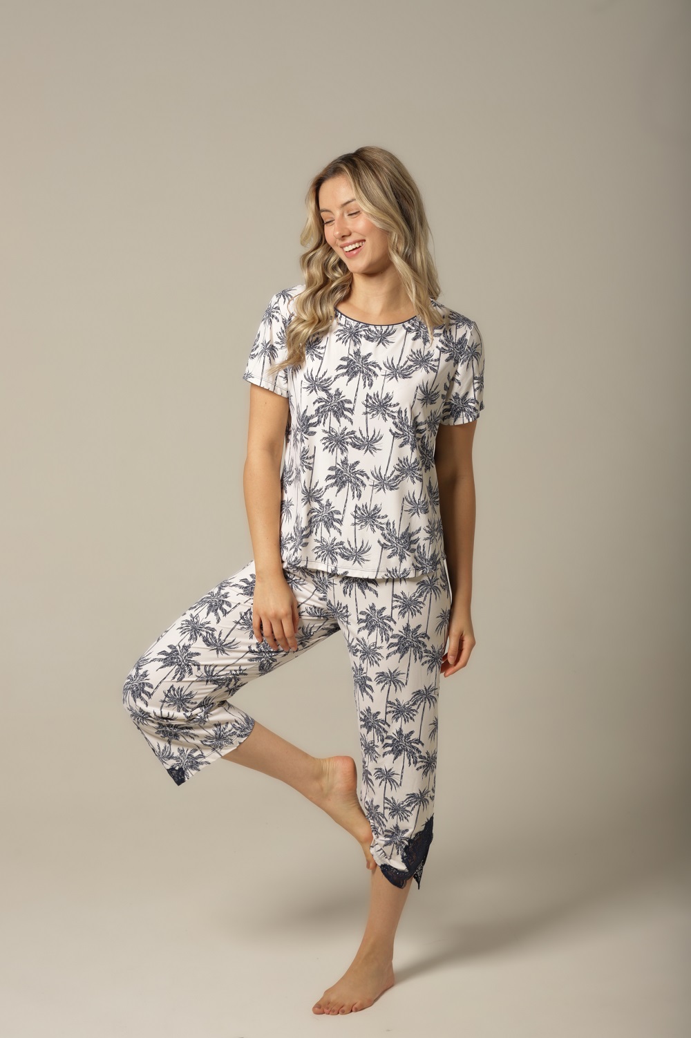 Conjunto Pijama Capri - Fluity Coqueiros - Col. Areia e Alma
