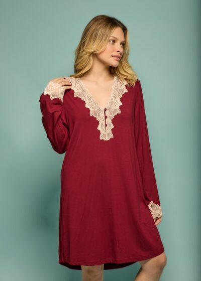 Alternative view of Bata Curta Manga Longa Coleção Equilibrio em Viscolycra com Renda Vinho