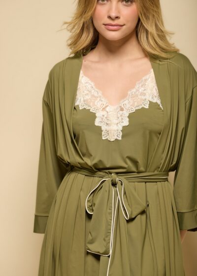 Alternative view of Robe Curto Fluity Verde com Renda Branca Coleção Silêncio da Noite