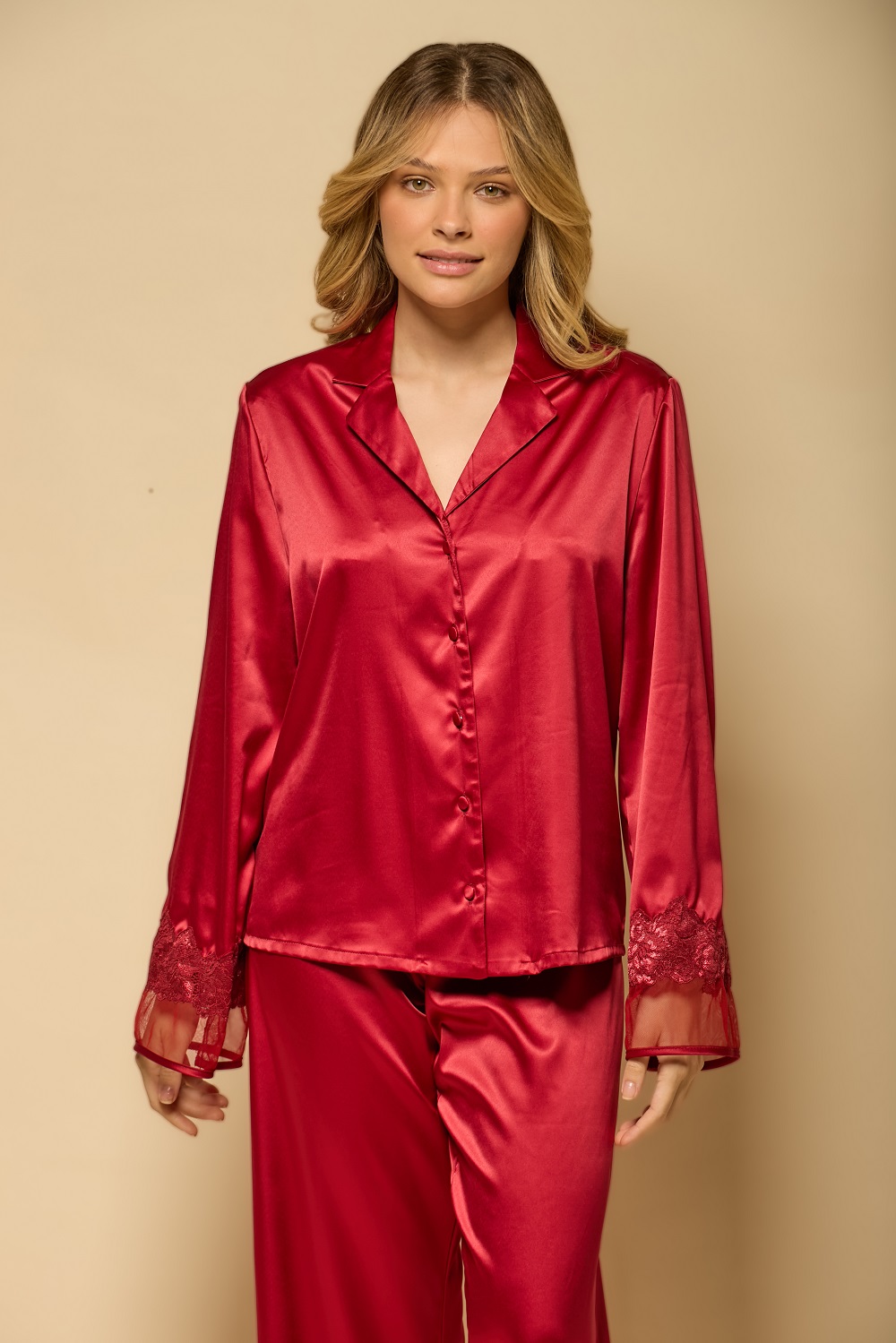 Conjunto de Pijama Manga Longa em Cetim Vermelho com Renda Acalanto - Imagem 2