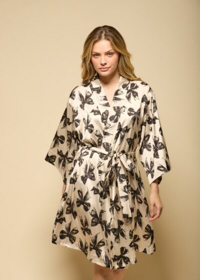 Alternative view of Robe Curto Sopro de Paz em Cetim com Laço e Estampa de Borboletas