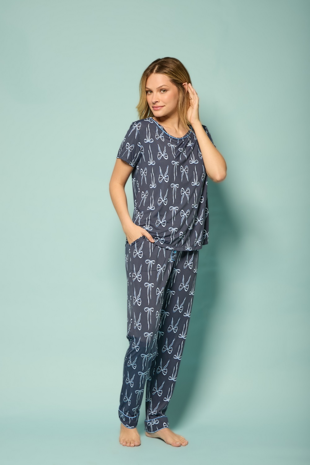 Pijama Manga Curta Fluity Delicadeza Azul Marinho com Calça e Estampa de Laços - Imagem 5