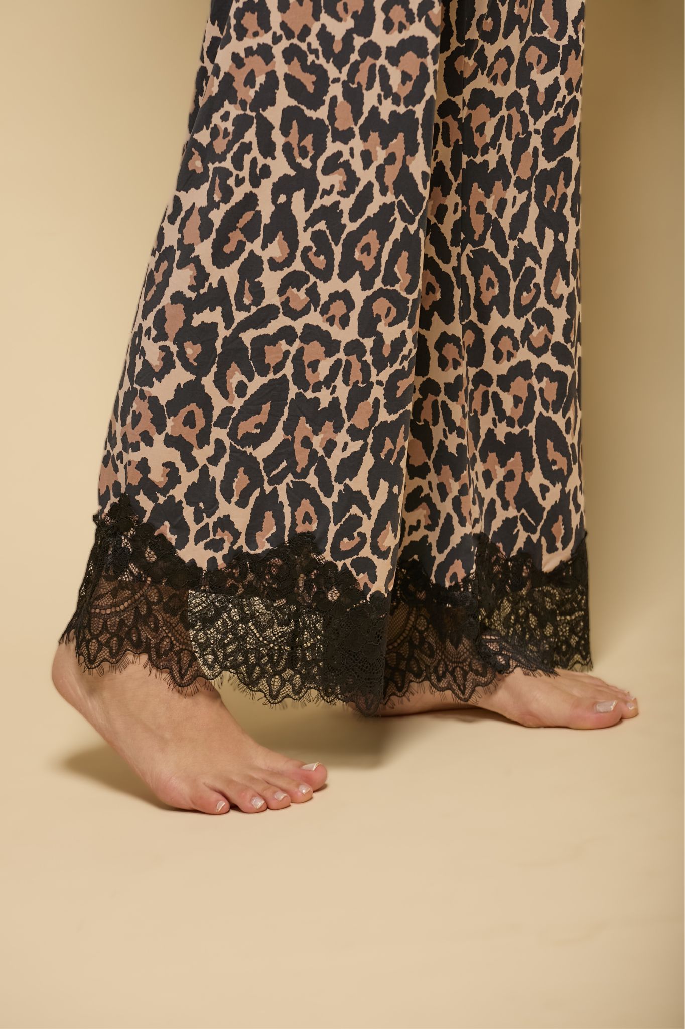 Conjunto Pijama Clássico Manga Longa Fluity Coleção Essência Animal Print com Renda - Imagem 4